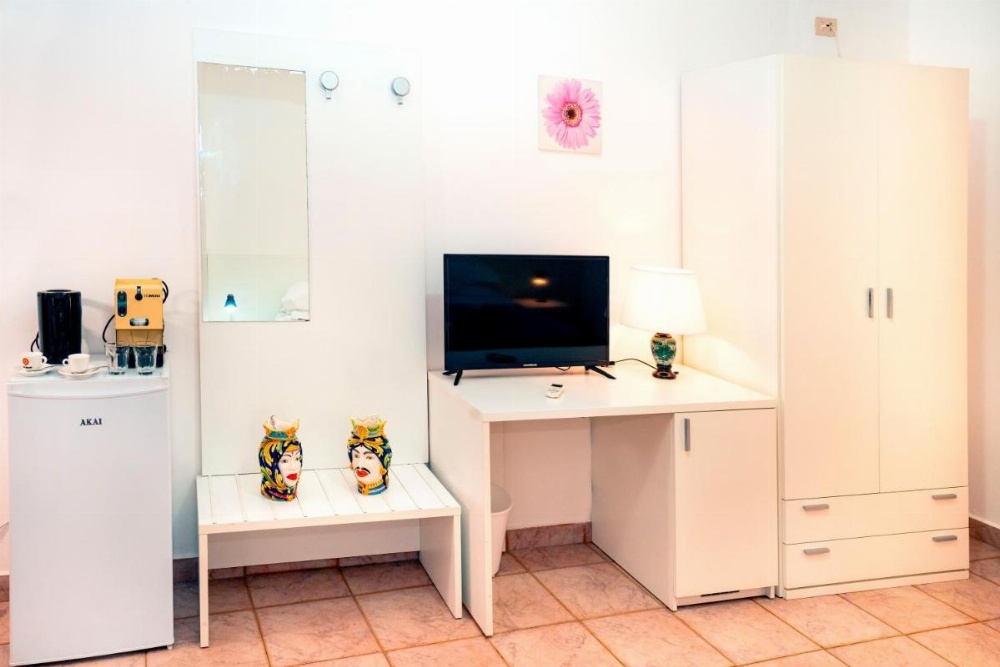 Room image 4