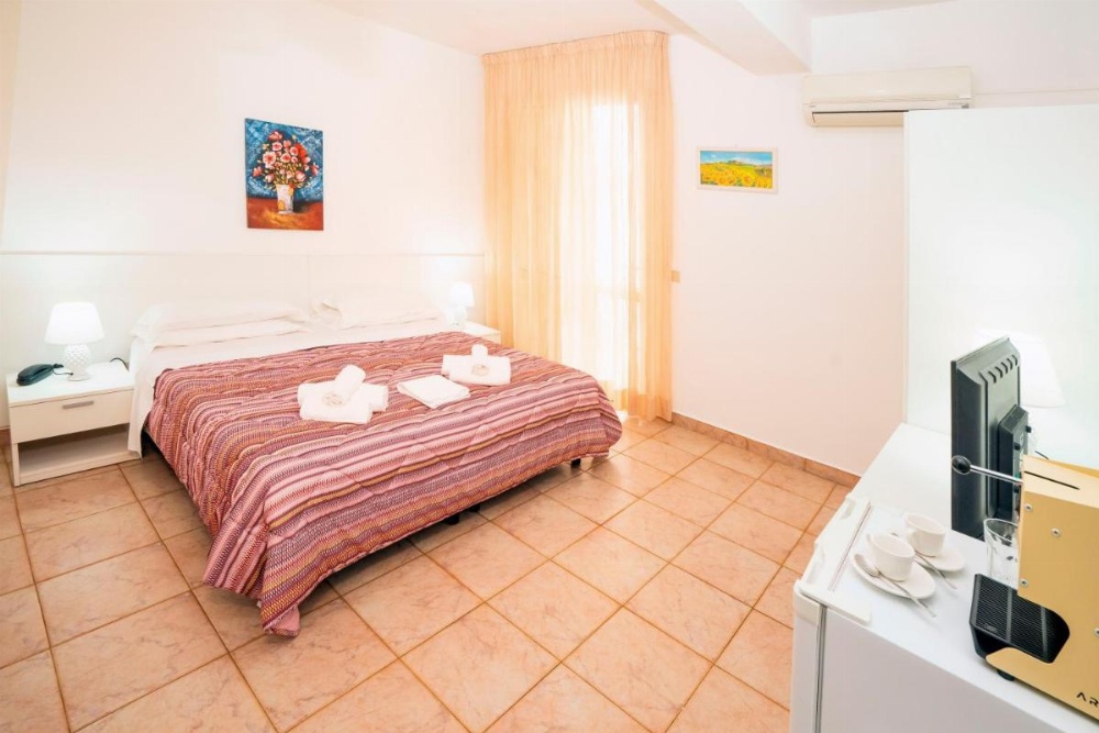 Room image 3